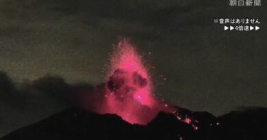 桜島の爆発、1週間で74回－噴煙は3千メートル超も