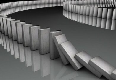 影の建造物の終末的衰退が進行中：慎重な焦点が必要