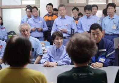【熊本地震】高市首相の訪問は、体育館ではなくエアコンが効いて全員に段ボールベッドがあてがわれている教室だった